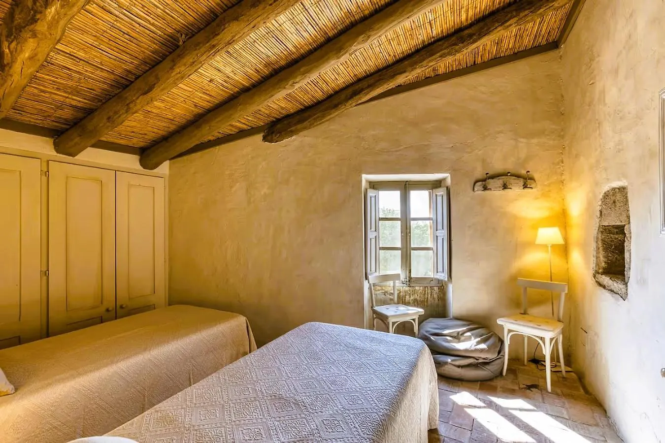 Casa Rural Con Encanto 4 Bedrooms 8 Pax Riumors فيلة